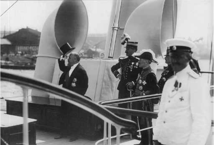 poincare a son arrivee en russie